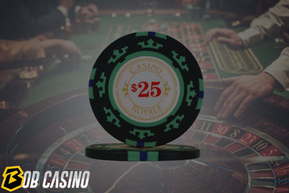 A casino chip carrying a value of $25 USD.